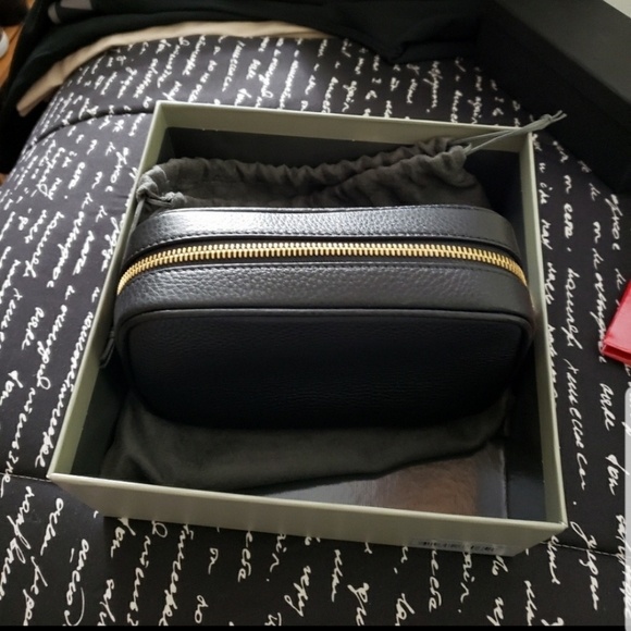 TOM FORD ITALIAN LEATHER COSMETIC POUCH - Picture 6 of 7